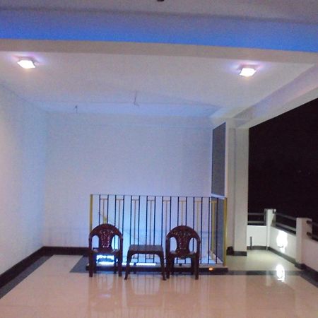 Jmf Hotel Negombo Exteriör bild