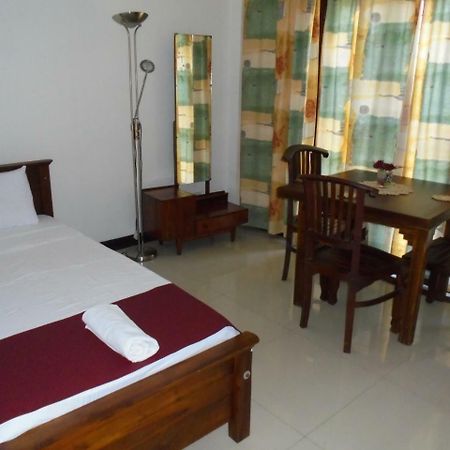 Jmf Hotel Negombo Exteriör bild