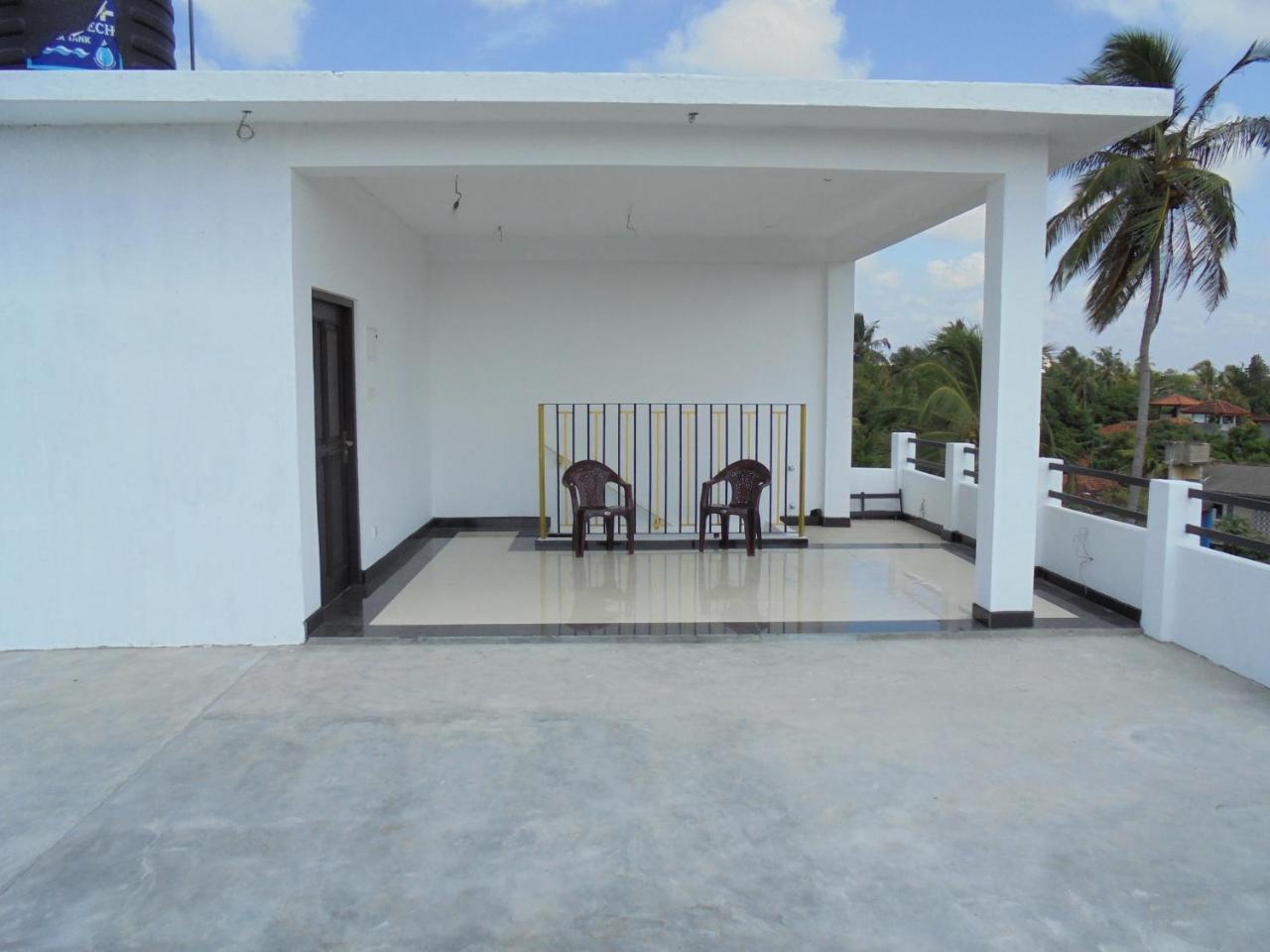 Jmf Hotel Negombo Exteriör bild