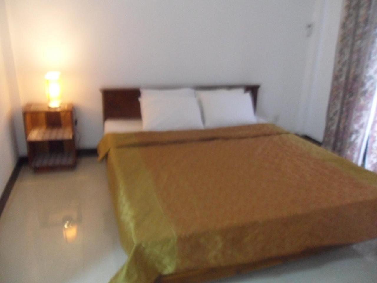 Jmf Hotel Negombo Exteriör bild