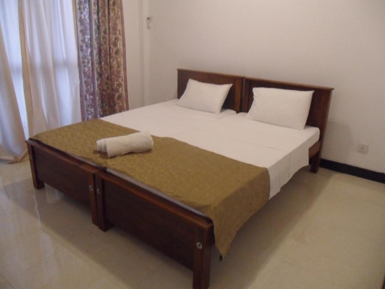 Jmf Hotel Negombo Exteriör bild