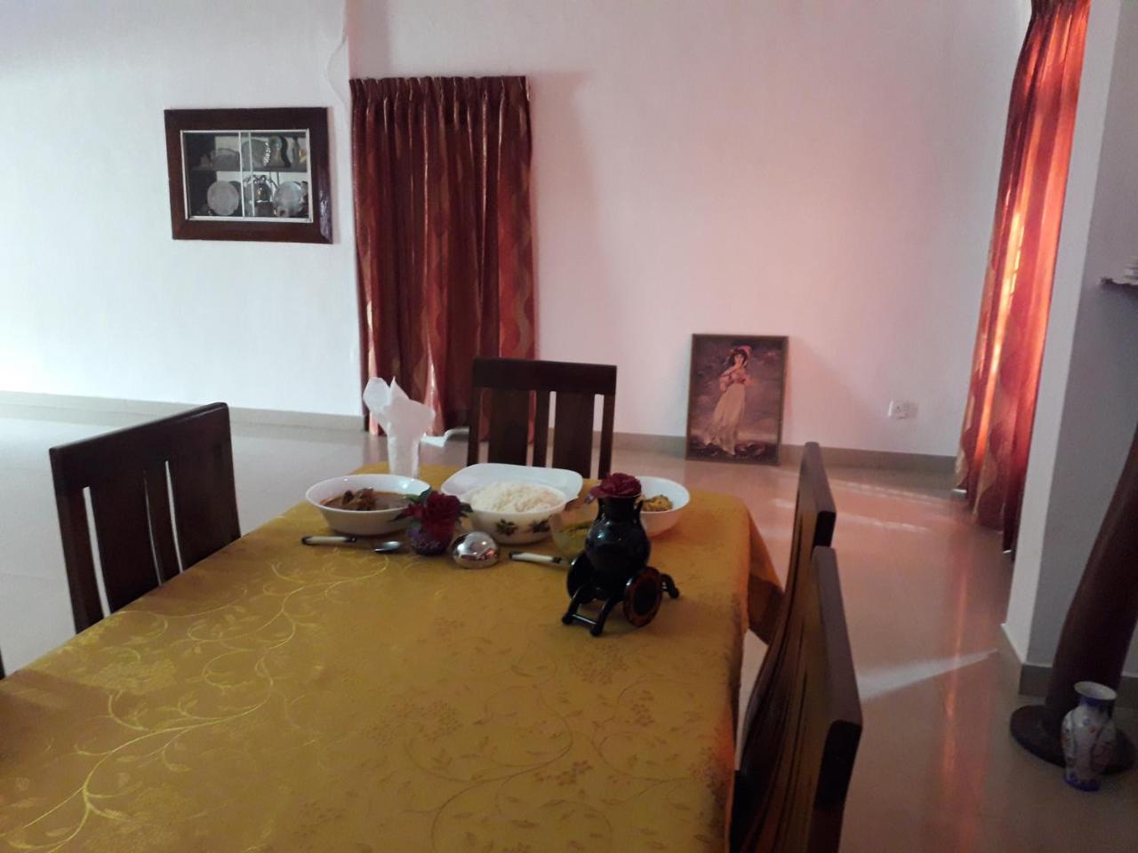 Jmf Hotel Negombo Exteriör bild