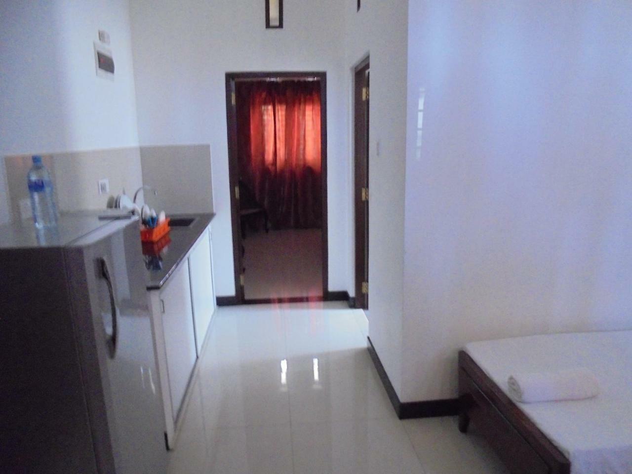 Jmf Hotel Negombo Exteriör bild